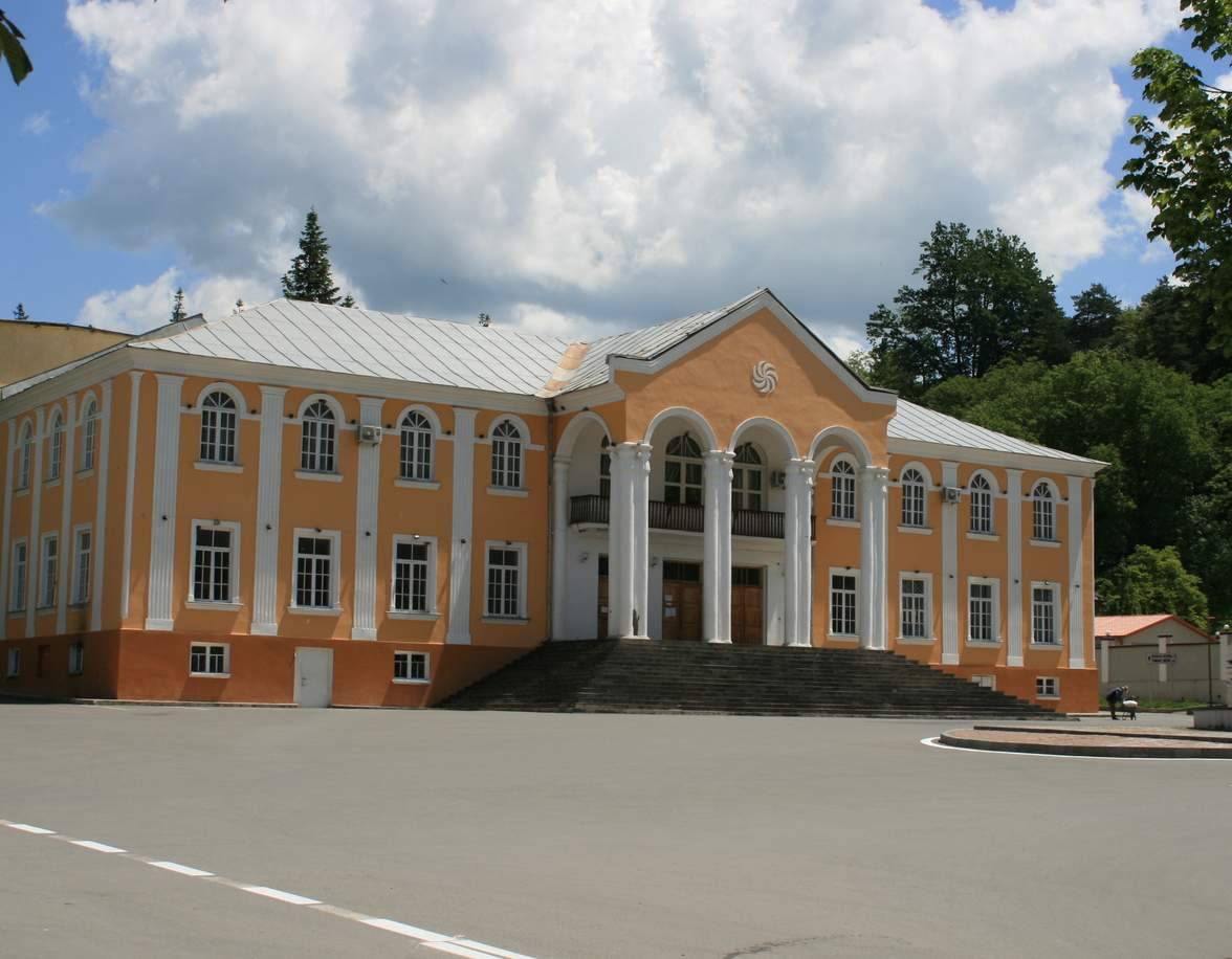 Ambrolauri Museum of Fine Arts (Photo A. Muhranoff, 2011)